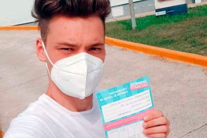 Diabético desde la infancia, el joven notero de 28 años celebró haber recibido la primera dosis de la vacuna china Sinopharm