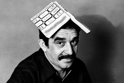 #DíaDelLibroEnCasa y bajo el amparo de la lectura. Gabriel Garcia Márquez.