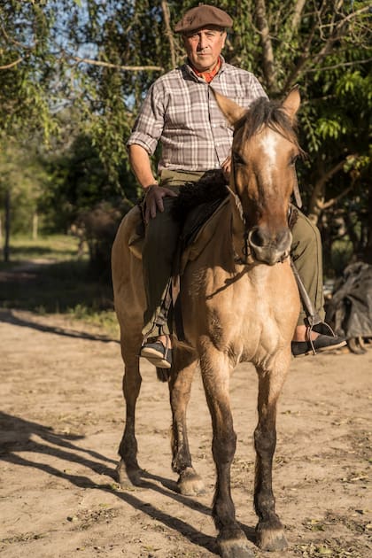 Bruno Leiva es uno de los ex cazadores que se convirtieron en guías de sitio.