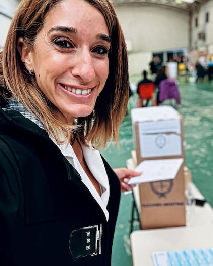 Diana Deglauy depositó su voto en las urnas