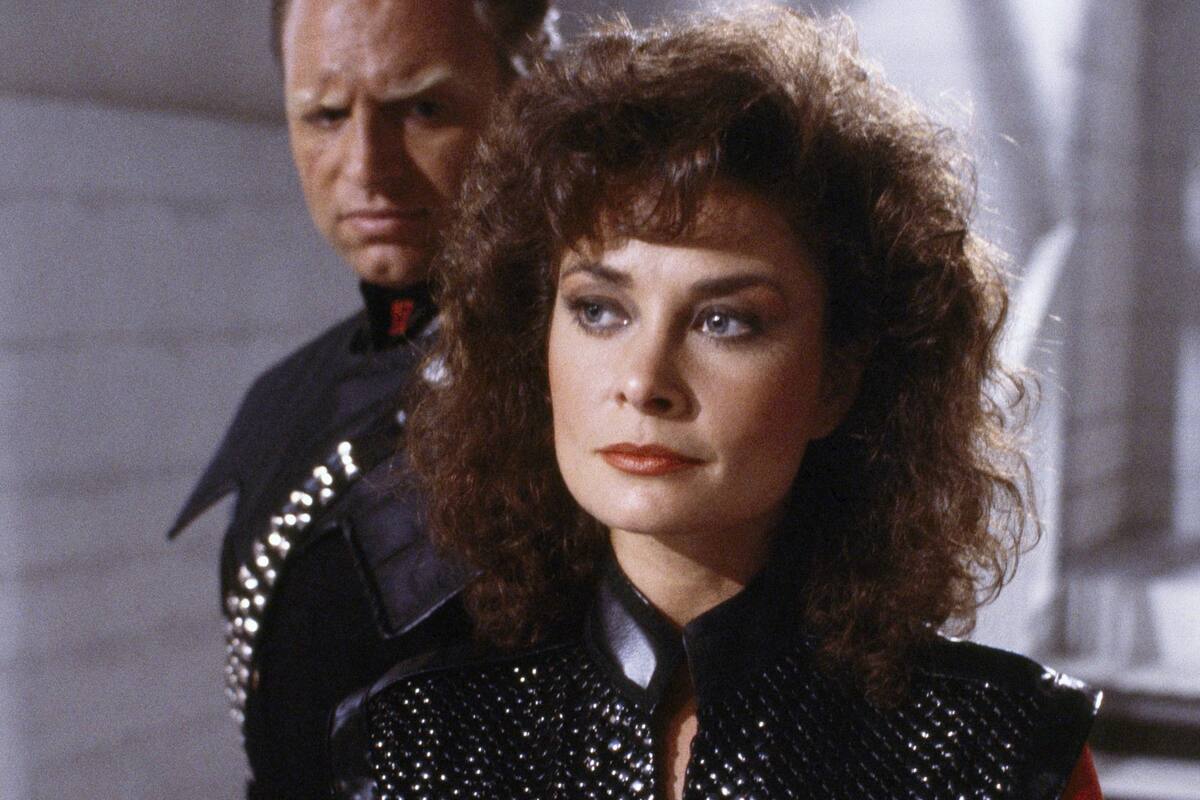 Diana (Jane Badler), la irresistible malvada de V - Invasión extraterrestre