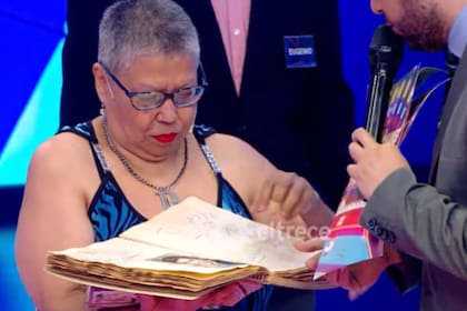 Diana le mostró a Guido Kaczka su colección de autógrafos (Foto: Captura)