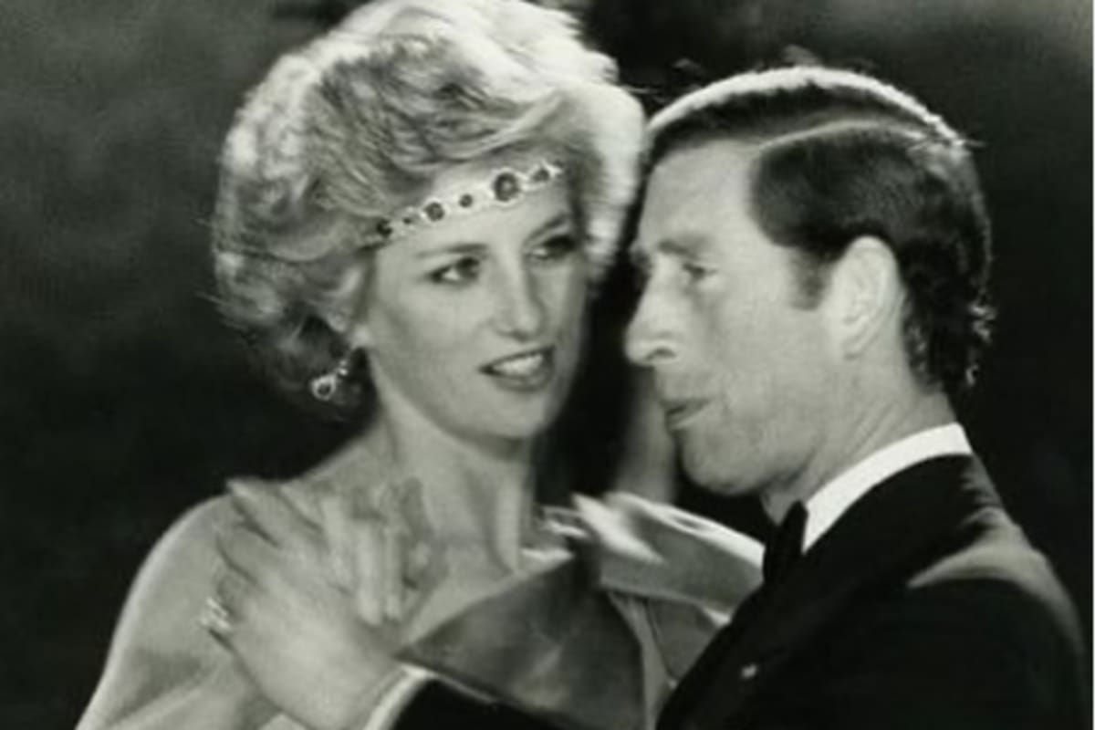 Diana no conoció de casualidad a Carlos, tampoco tuvo que tomar clases de protocolo porque ella ya pertenecía a la nobleza y no todo fue un mar de lágrimas en su matrimonio. Lo que la ficción modificó de la realidad