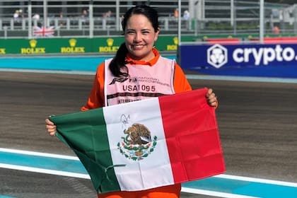 Diana Romero Alva, cuando debutó como oficial de pista de la Fórmula 1 (Cortesía Diana Romero Alva)