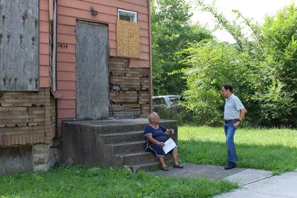 Diane Carli, de 82 años, asegura que la factura de agua desproporcionada está destruyendo su salud emocional y amenaza con arruinar a toda su familia