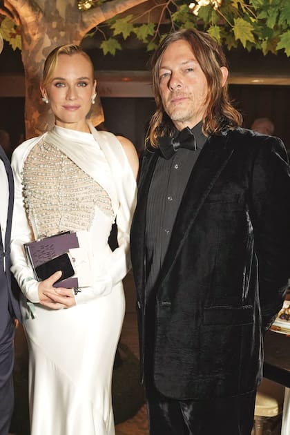 Diane Kruger y Norman Reedus fueron una de las parejas más elegantes de la velada. Ella lució un vestido Givenchy de seda hecho a medida, con detalles de perlas y diamantes y completó con joyas Boucheron.