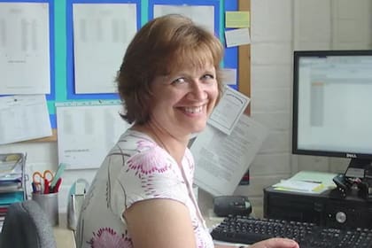 Diane Stewart trabajó en escuelas primarias en Cambridgeshire, Inglaterra