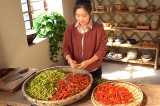 La cocinera china que es furor en YouTube con videos adictivos