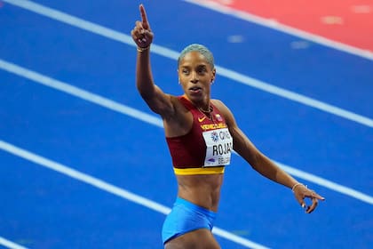 Días atrás, la venezolana Yulimar Rojas reacciona tras romper el récord mundial de salto triple en el Mundial de atletismo, en Belgrado, el 20 de marzo de 2022