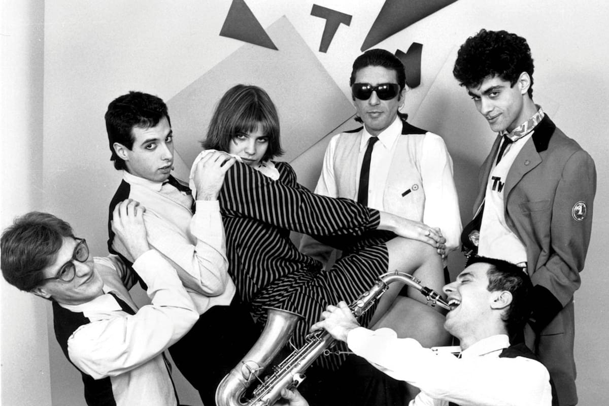 Días de new wave y elegancia en blanco y negro con Los Twist y la voz de Fabiana Cantilo