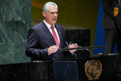 Díaz-Canel denuncia que "Trump pretende asfixiar" la economía de Cuba