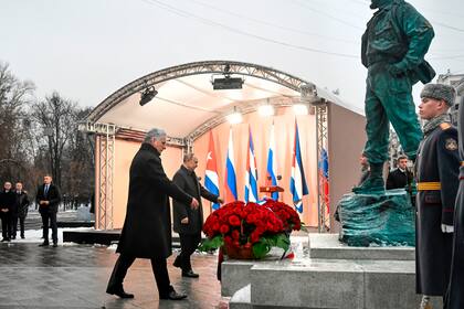 Díaz-Canel y Putin inauguran la estatua de Fidel Castro en Moscú