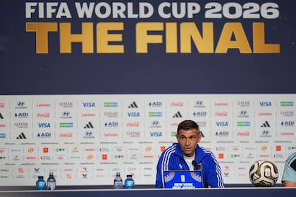 Dibu en conferencia de prensa