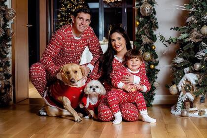 "Dibu", "Mandinha" y sus hijos protagonizaron la campaña navideña 2020 de MiSueñosKids