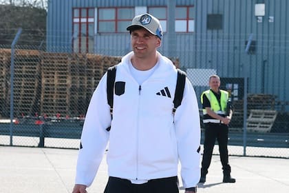 Dibu Martínez desembarcó en Francia con el Aston Villa (Foto: Instagram @astonvilla)