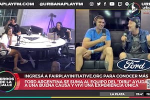 Dibu Martínez le habló en inglés a Andy Kusnetzoff en medio de la entrevista e hizo reír a todos en el estudio