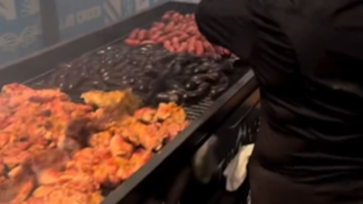 Asado en la concentración: Dibu Martínez mostró la cena de la selección argentina