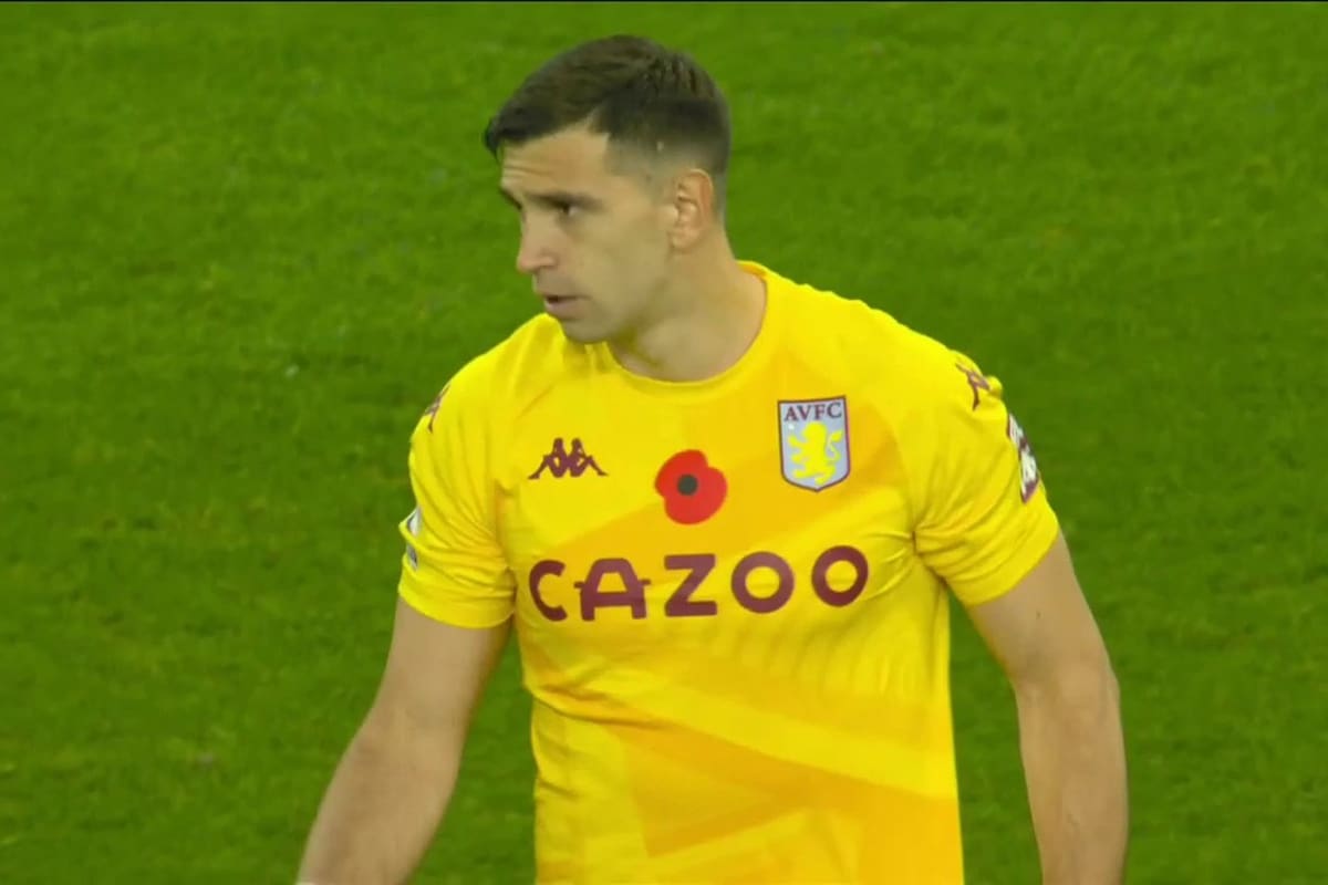 Dibu Matínez y un mal momento en Aston Villa que está al borde de los puestos del descenso