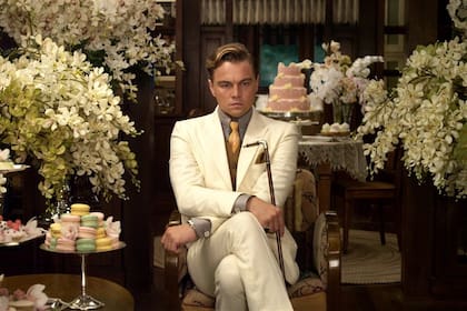 DiCaprio como Jay Gatsby, en la opulencia de su mansión de Long Island