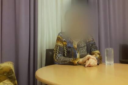 Dice haber viajado en el tiempo hasta el año 3780 y muestra una supuesta tecnología del futuro como prueba (YouTube)