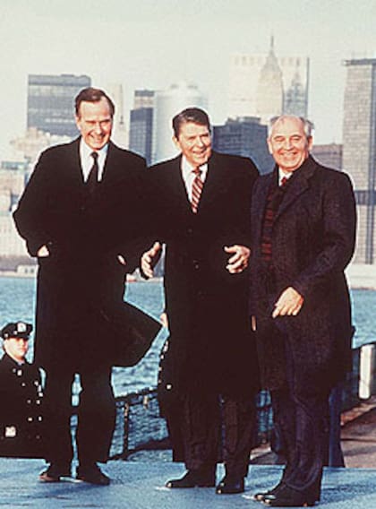 Diciembre de 1988. George Bush, Ronald Reagan y Mikhail Gorbachov, en Nueva York
