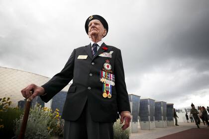 Dick Brown, veterano canadiense conmemora el 75 aniversario del Día D en Courseulles-sur-Mer, Francia