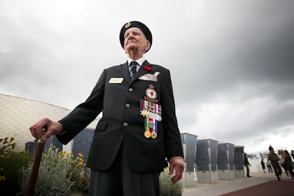 Dick Brown, veterano canadiense conmemora el 75 aniversario del Día D en Courseulles-sur-Mer, Francia