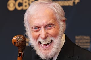 Dick Van Dyke cumple 100 años: los festejos, su último gran amor y los secretos de un titán de la comedia