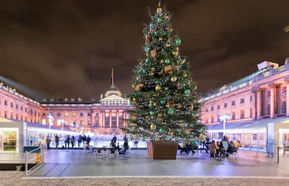 Dickens con su relato A Chrismas Carol (Un cuento de Navidad) evoca la idea de este festejo sólo cuando cae nieve