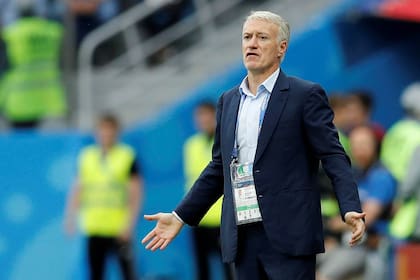 Didier Deschamps cuenta con el desafío de 'improvisar' un equipo prácticamente nuevo