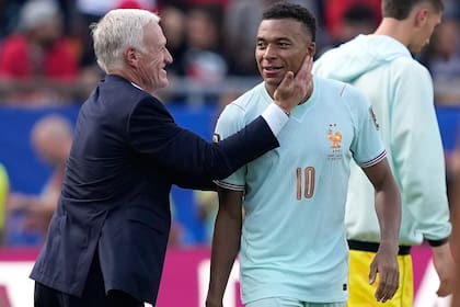 Didier Deschamps mantiene una relación entrañable con Kylian Mbappé