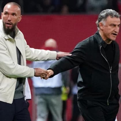 Didier Digard y Christophe Galtier se saludan en un encuentro Niza-PSG