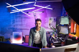 Cómo es el estudio desde donde transmite el conductor