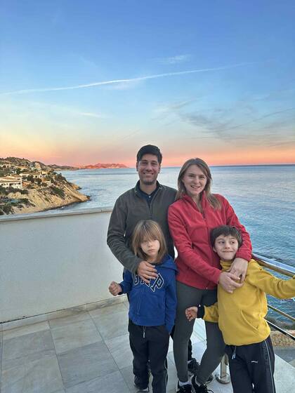 Diego Antuña con su familia