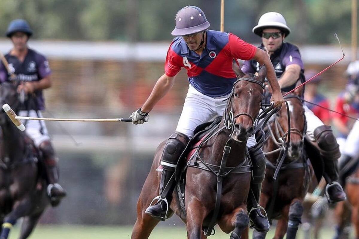 Diego Araya y la camiseta de toda su vida, la más exitosa del polo: la de Coronel Suárez.