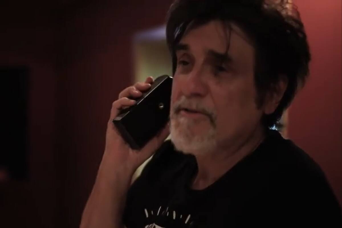 Diego Arnedo, de Divididos, en una charla desde su moderno celular