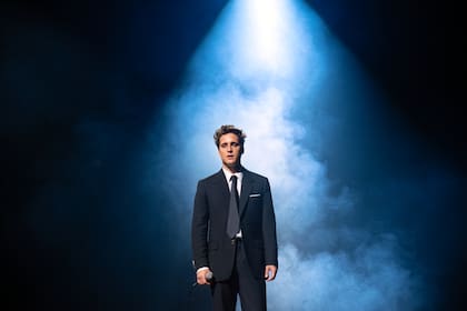 Diego Boneta vuelve a interpretar al Sol de México en Luis Miguel, la serie