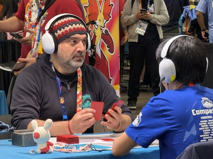 Diego Cassiraga, campeón del mundo en Anaheim 2017, terminó segundo entre 797 jugadores en su categoría en el Mundial Pokémon 2026