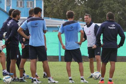 Diego Cocca tiene esquema definido para el duelo ante Lanús