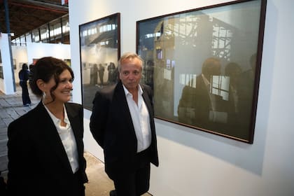 Diego Costa Peuser con Gabriela Ricardes en la inauguración de la feria