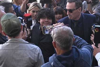 Diego Fernando Maradona, el hijo menor del astro mundial del fútbol, llega al edificio anexo de la Cámara de Senadores, donde se conocerá el veredicto del jurado de enjuiciamiento