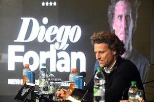 Forlán asumió como DT de Uruguay: qué dijo de Bielsa y la posible vuelta de Luis Suárez