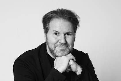 Diego Gronda se crio entre San Isidro y Belgrano, estudió en el San Andrés y se recibió de arquitecto en la UBA