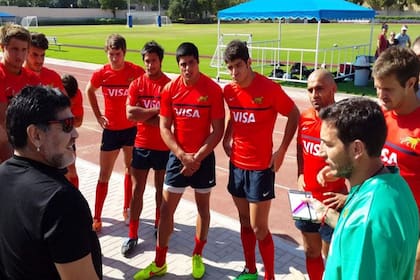 Diego, junto a los Pumas en Dubai