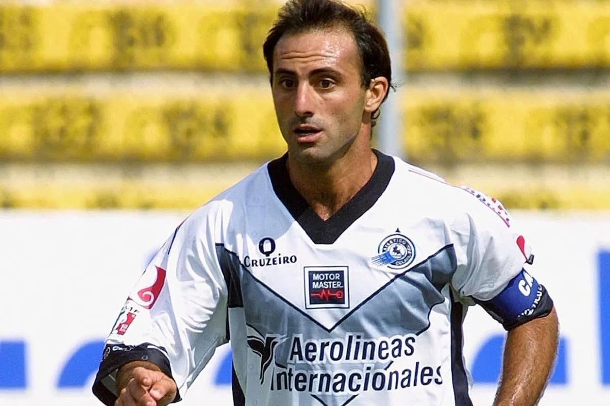 Diego Latorre, con la camiseta de Atlético Celaya, de México.