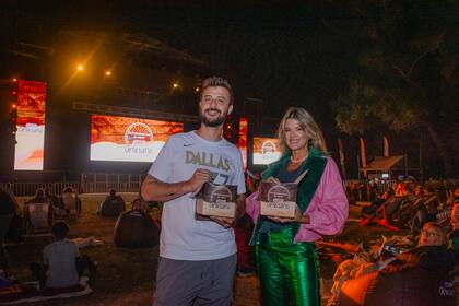 Diego Leuco y Mery del Cerro en “Cine bajo las estrellas” de Bimbo Artesano en Pinamar.