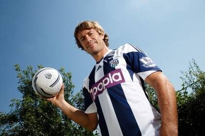 Diego Lugano tiene en sus planes quedarse en la Premier League hasta el Mundial