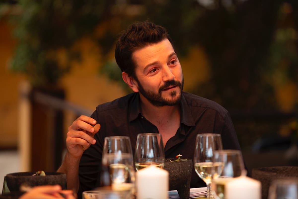 Diego Luna conduce Pan y Circo