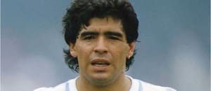 A qué edad se retiró Diego Maradona y cuál fue su partido despedida
