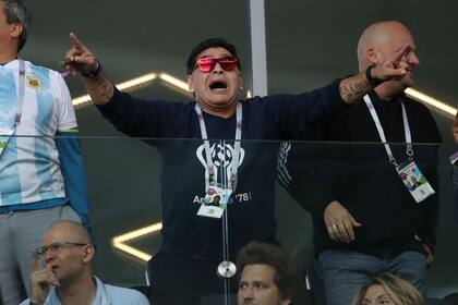 Diego Maradona estuvo presente en el partido debut de la selección argentina frente a Islandia